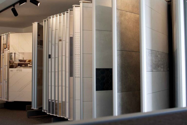 Wilhelm-Fliesenverlag-Cloppenburg-Bodenfliesen-Wandfliesen-Baeder-Sanierung-Westallee-Ausstellung-Sortiment