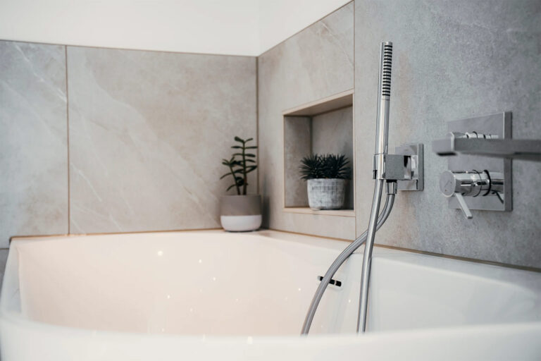 Wilhelm-Fliesenverlag-Cloppenburg-Bodenfliesen-Wandfliesen-Baeder-Sanierung-Westallee-Wandfliese-Badezimmer