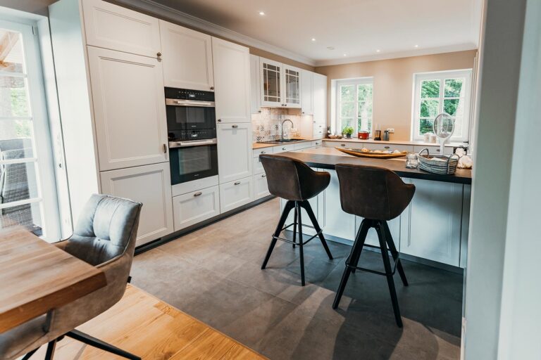 Wilhelm-Fliesenverlag-Cloppenburg-Bodenfliesen-Wandfliesen-Baeder-Sanierung-Westallee-Wandfliese-Badezimmer-Fliesen-Küche